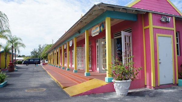Visiting Grand Bahama Island - Shops
