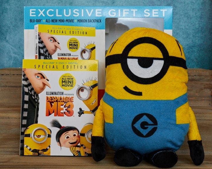 This exclusive gift set has great Minion stocking stuffers. 