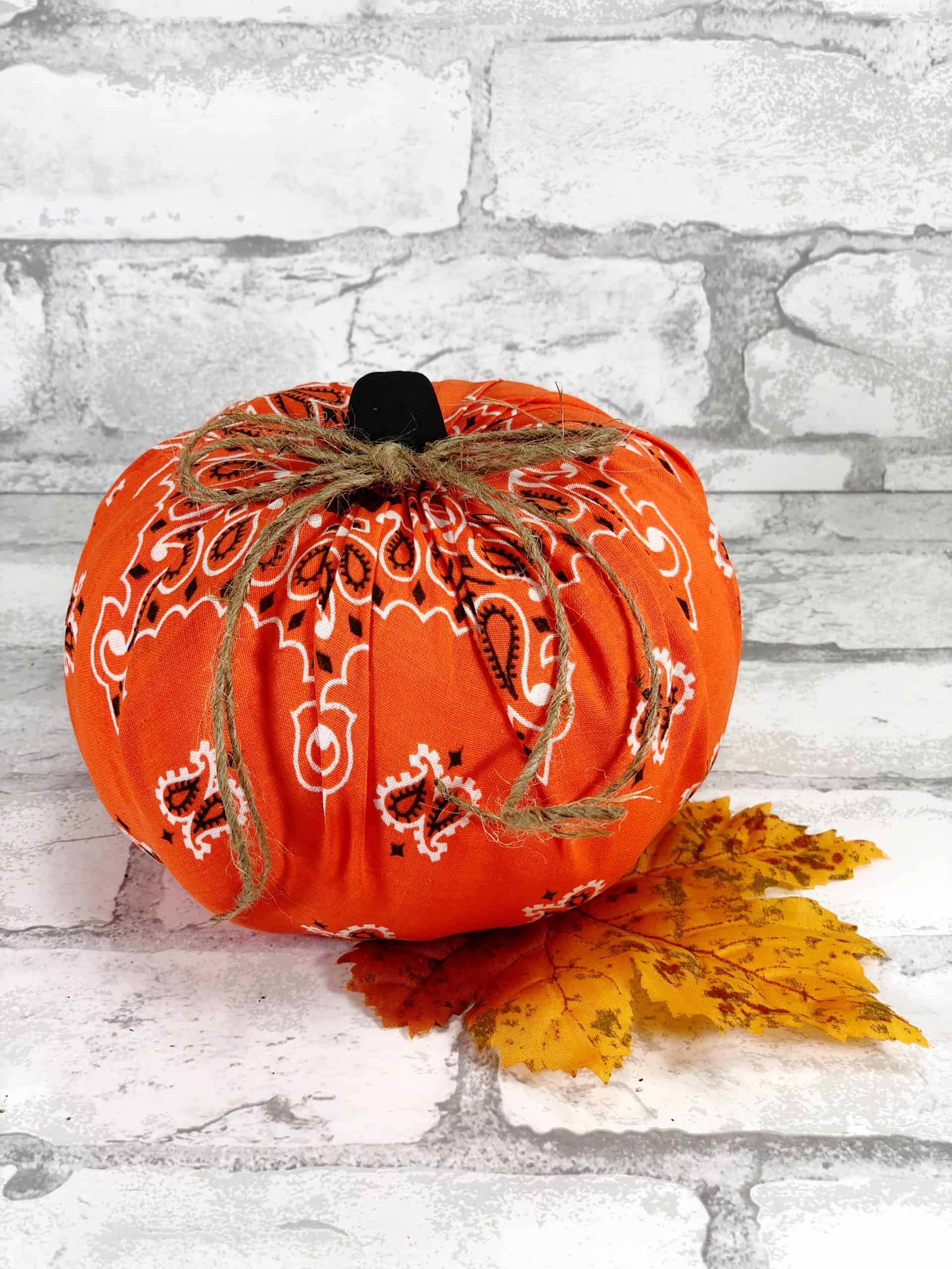 How to Make Cloth Pumpkins Tutorial - Rustic Bandana Pumpkins Halloween Craft